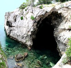 Grotta delle Viole alle Isole Tremiti