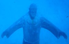 Statua di Padre Pio immersa nelle acque delle Isole Tremiti